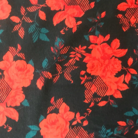 BNWT XXXL Floral Lularoe Classic Tee - Picture 2 of 5